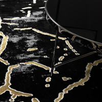 Kusový koberec Allure 1967 black/gold