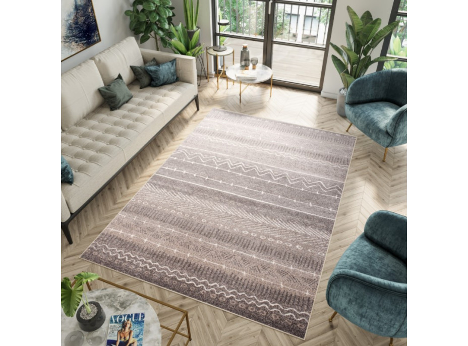 Kusový koberec FIESTA Rug – hnědý