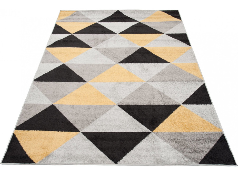 Kusový koberec AZUR trojúhelníky typ E - černý/šedý/žlutý