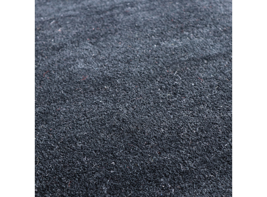 Ručně všívaný kusový koberec Asra wool černá