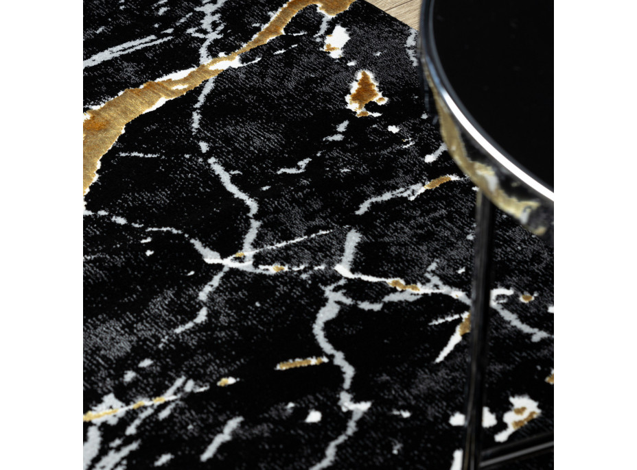 Kusový koberec Allure 1963 black/gold