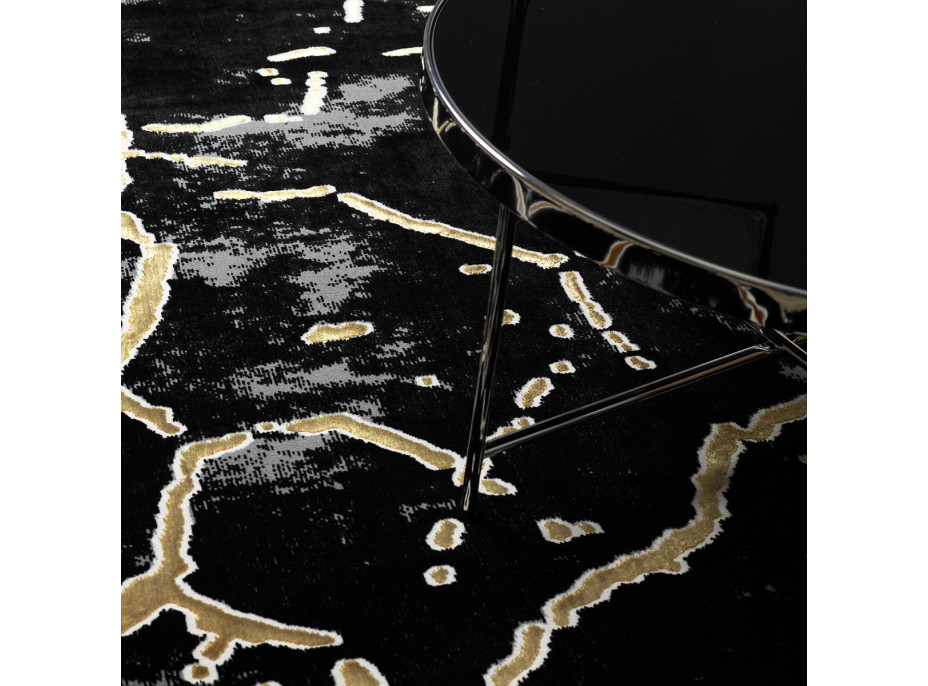 Kusový koberec Allure 1967 black/gold