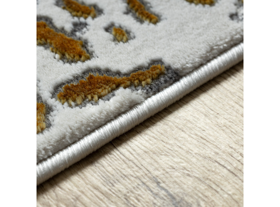 Kusový koberec Allure 1961 gold/white