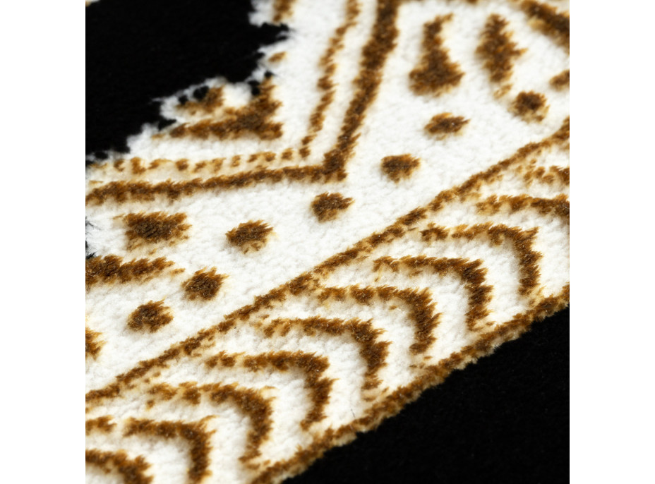 Kusový koberec Allure 1965 black/gold