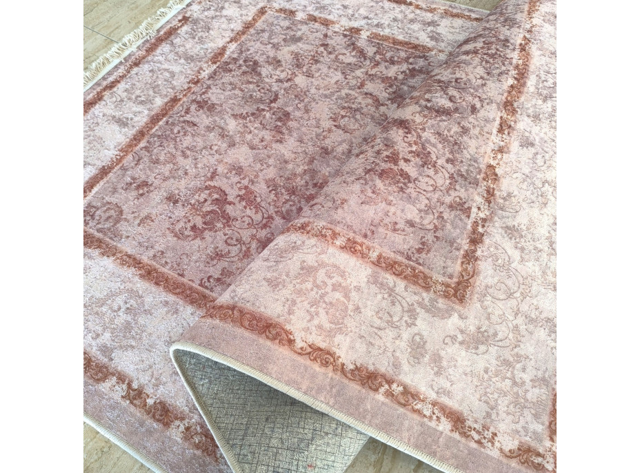 Kusový koberec HONOR New - Baroque - růžový