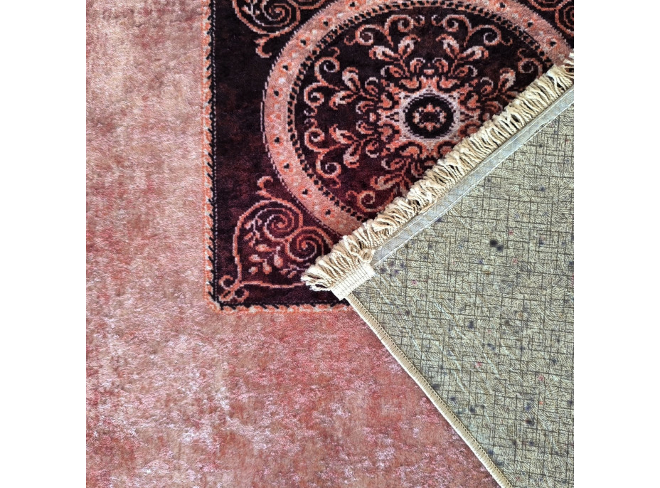 Kusový koberec HONOR New - Tile - červený